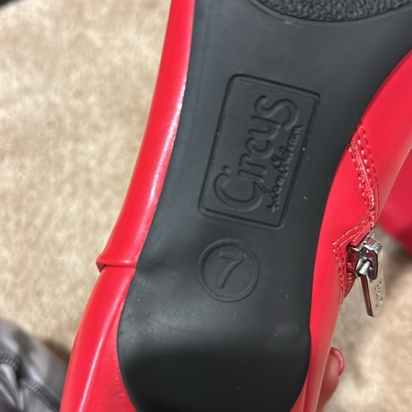 Red booties - Picture 4 of 5